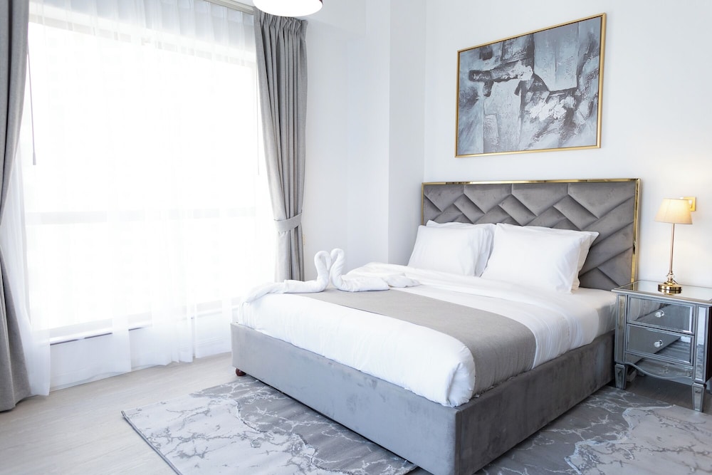Design Apartment, 2 Bedrooms, Balcony, Marina View