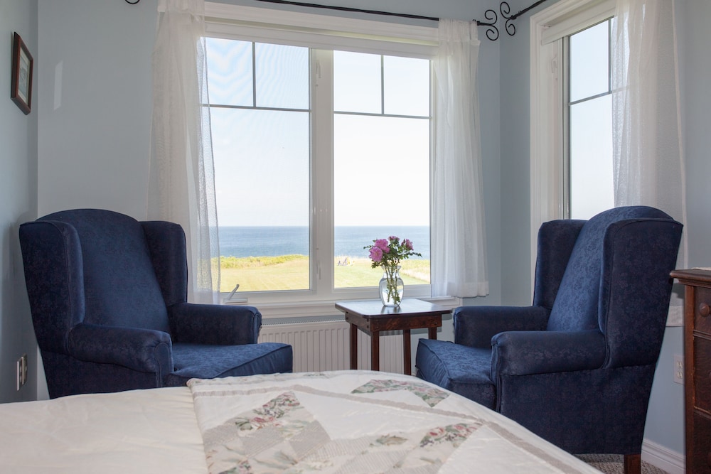 Deluxe Room, 1 Queen Bed, Sea View photo 1