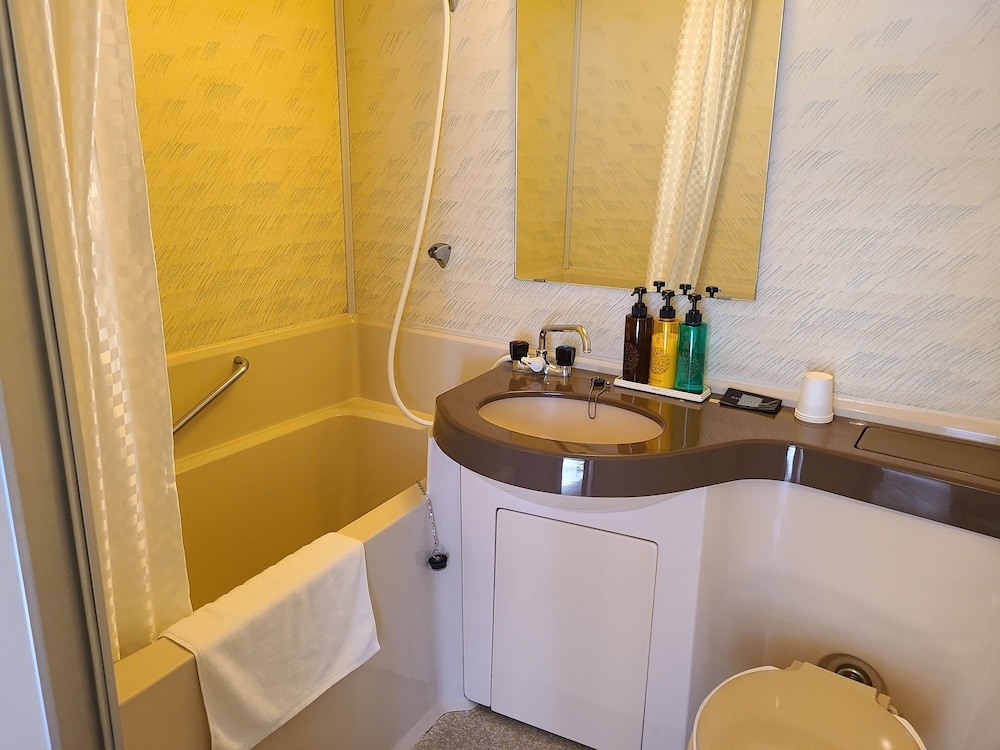 Economy Triple Room, Non Smoking, Annex Building - Photo 2
