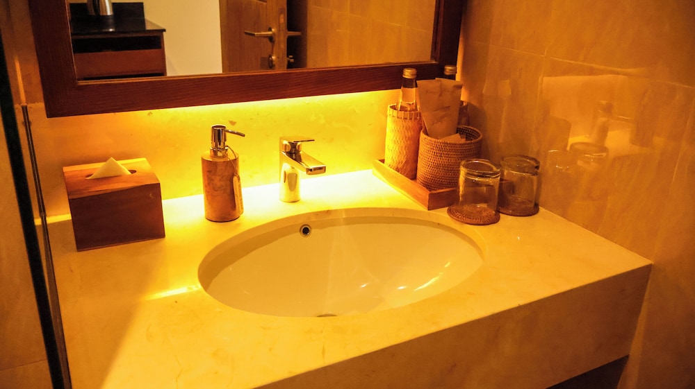 Deluxe Room - Photo 9