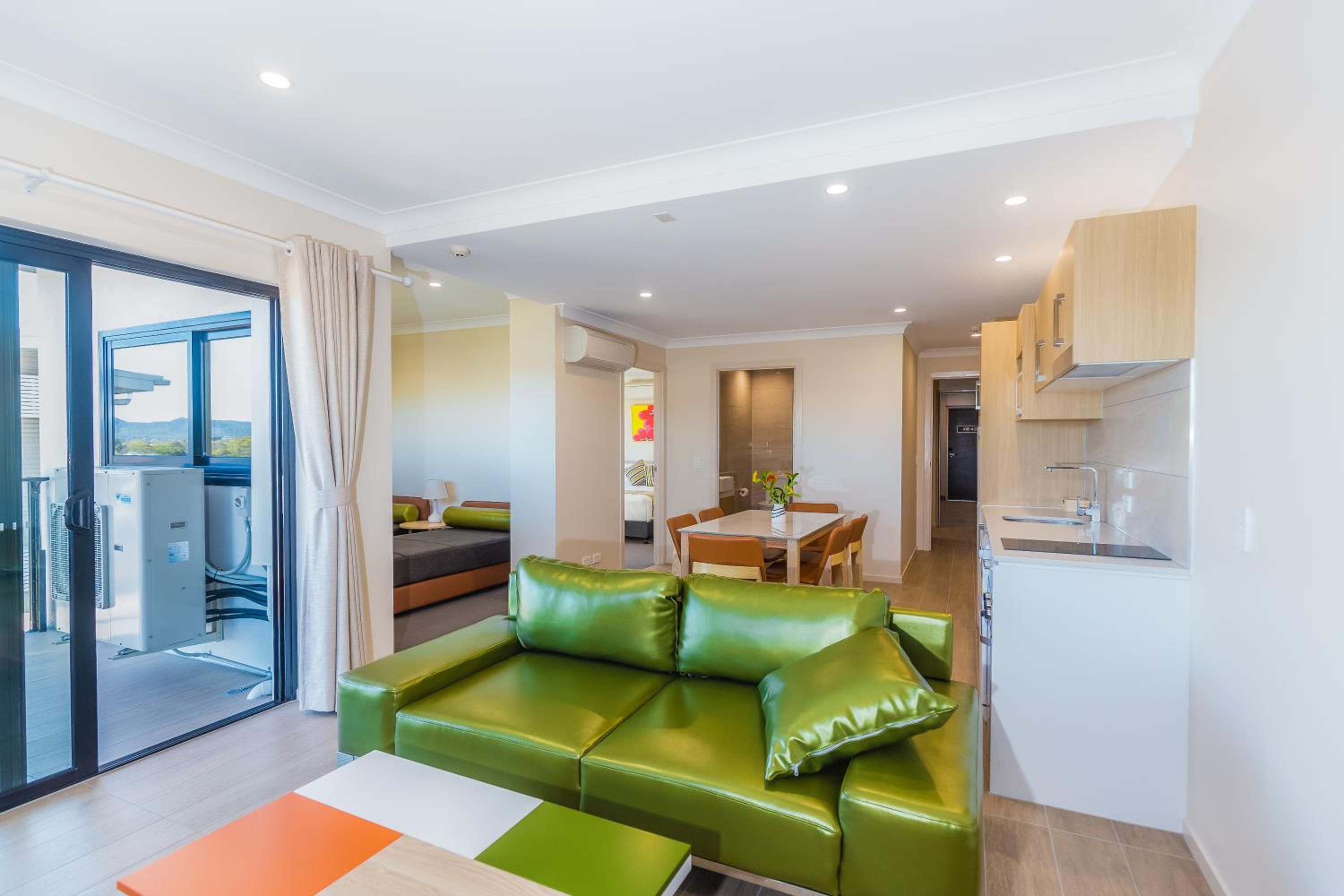 Three-Bedroom Apartment- Windsor View - Photo 2