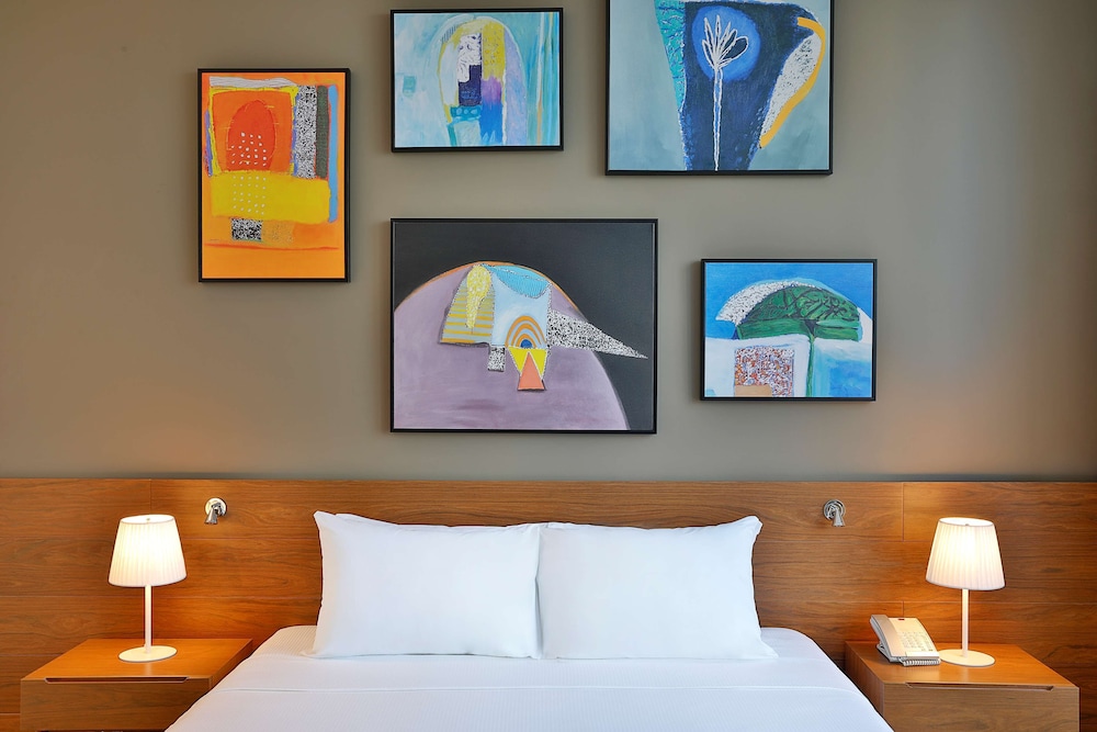 Room, 1 King Bed, City View - Photo 2