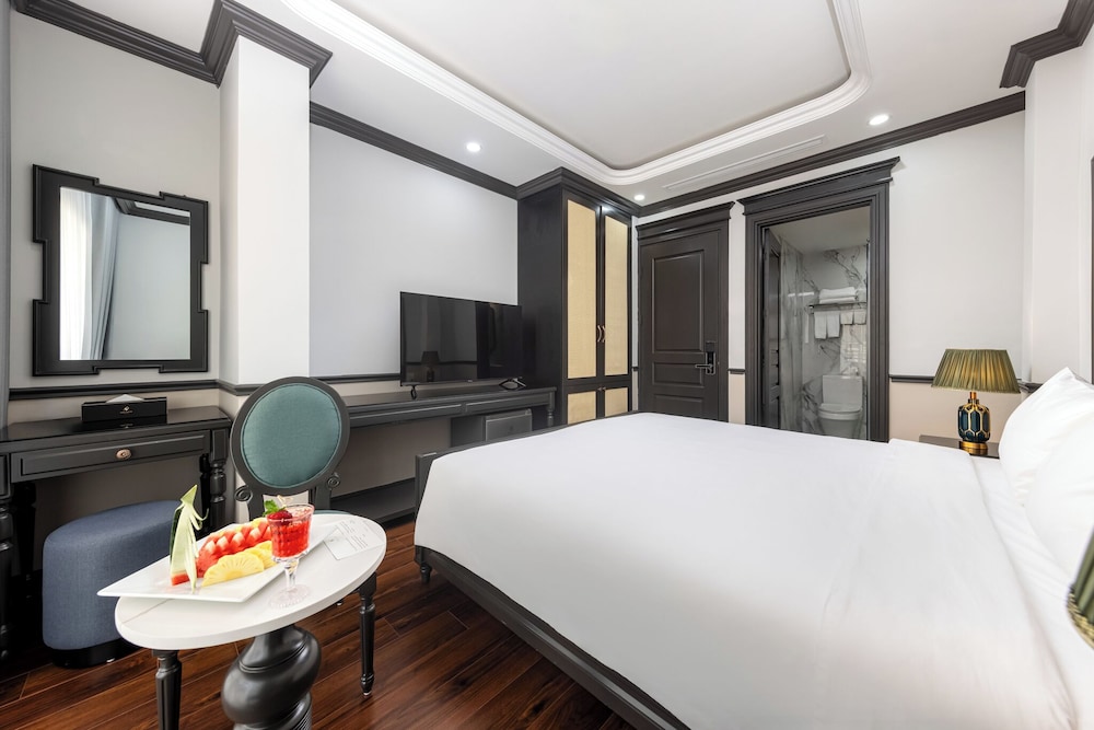 Deluxe Double Room, 1 King Bed, Balcony photo 3