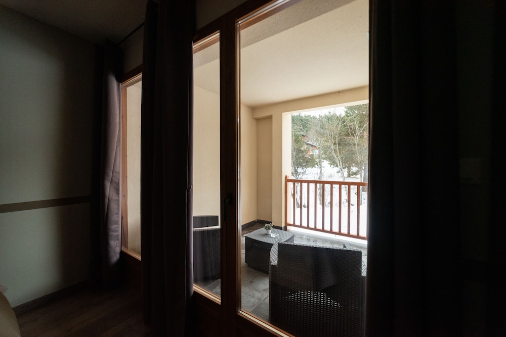 Family Apartment, 3 Bedrooms, Terrace photo 3