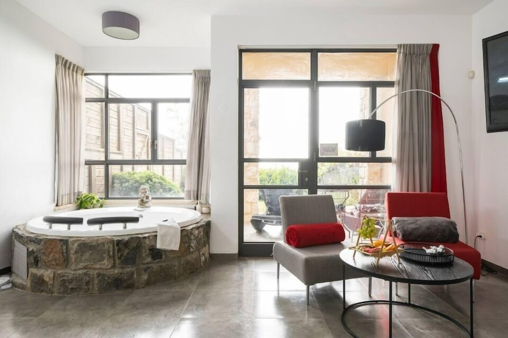 Harmony Suite photo 2