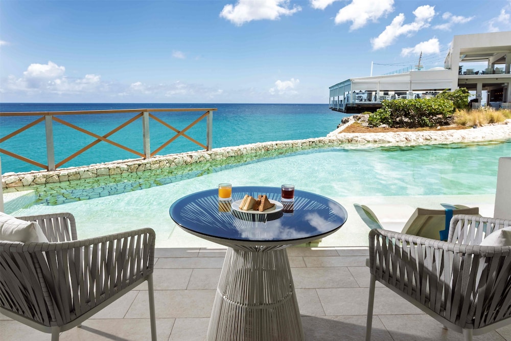 Suite, 1 King Bed, Ocean View (sunset Swim-out Butler Suite)