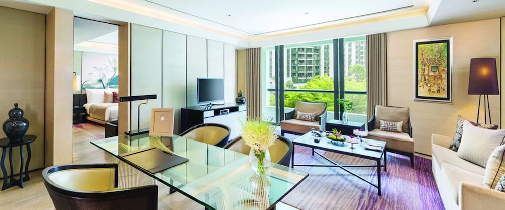 Garden Suite ( Executive Lounge Benefit ) thumbnail 6