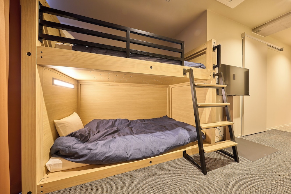 Private Room for 4 with Private Shower room, Non Smoking (2 Bunk Beds)