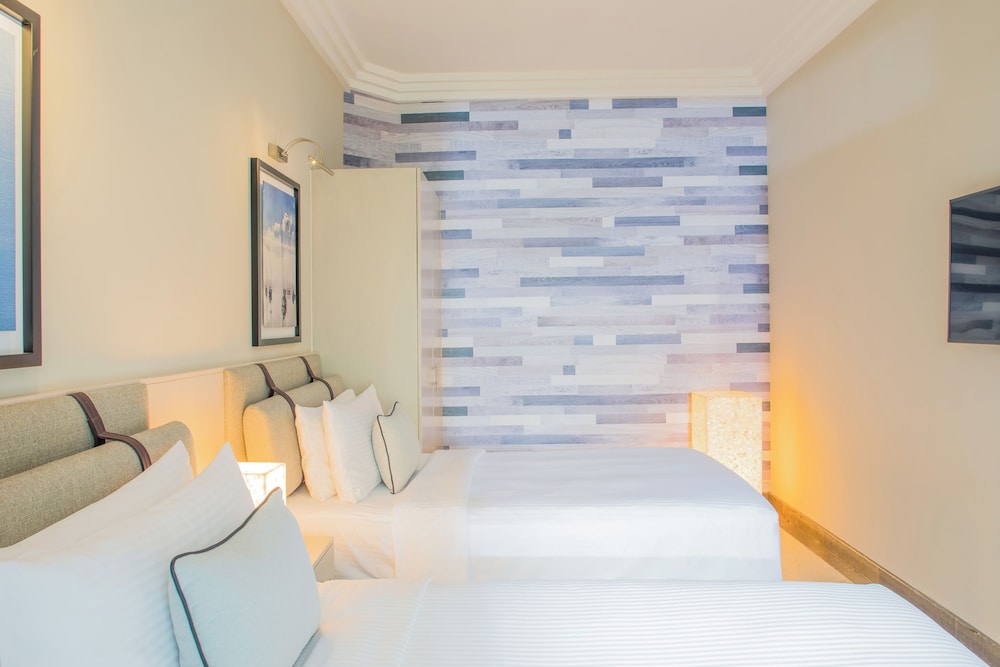 Premium Room - Photo 7