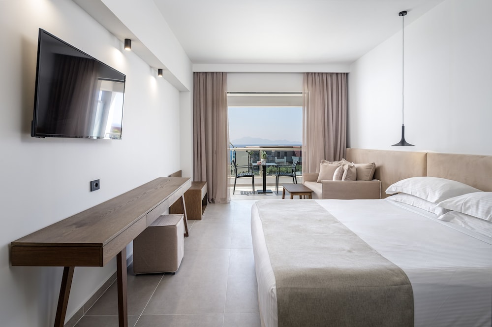 Standard Room, Partial Sea View