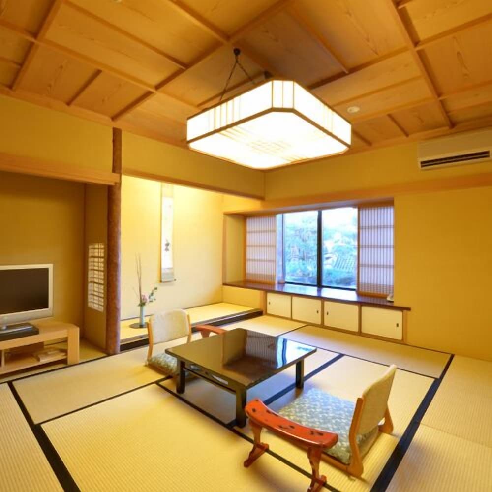 Japanese Style Standard Room, Non Smoking | Snow crab-based dinner plan (Breakfast included) photo 2
