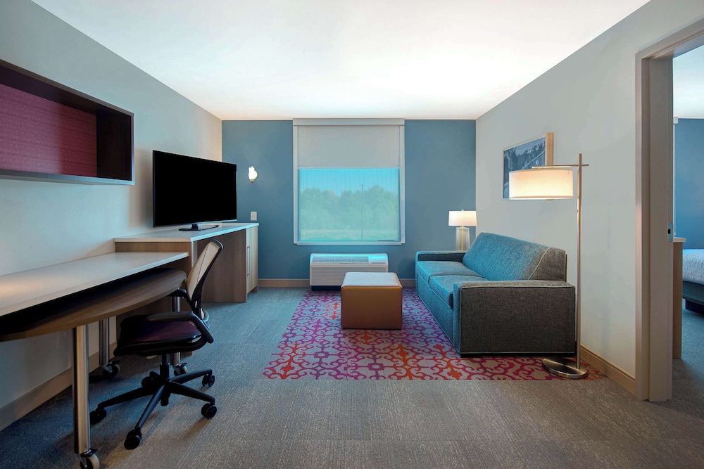 Suite, 1 Queen Bed, Accessible (Hearing) - Photo 5