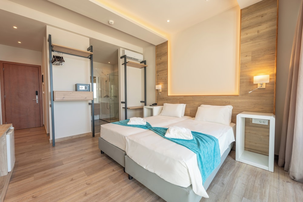 Standard Sea View and Pool View Room photo 3