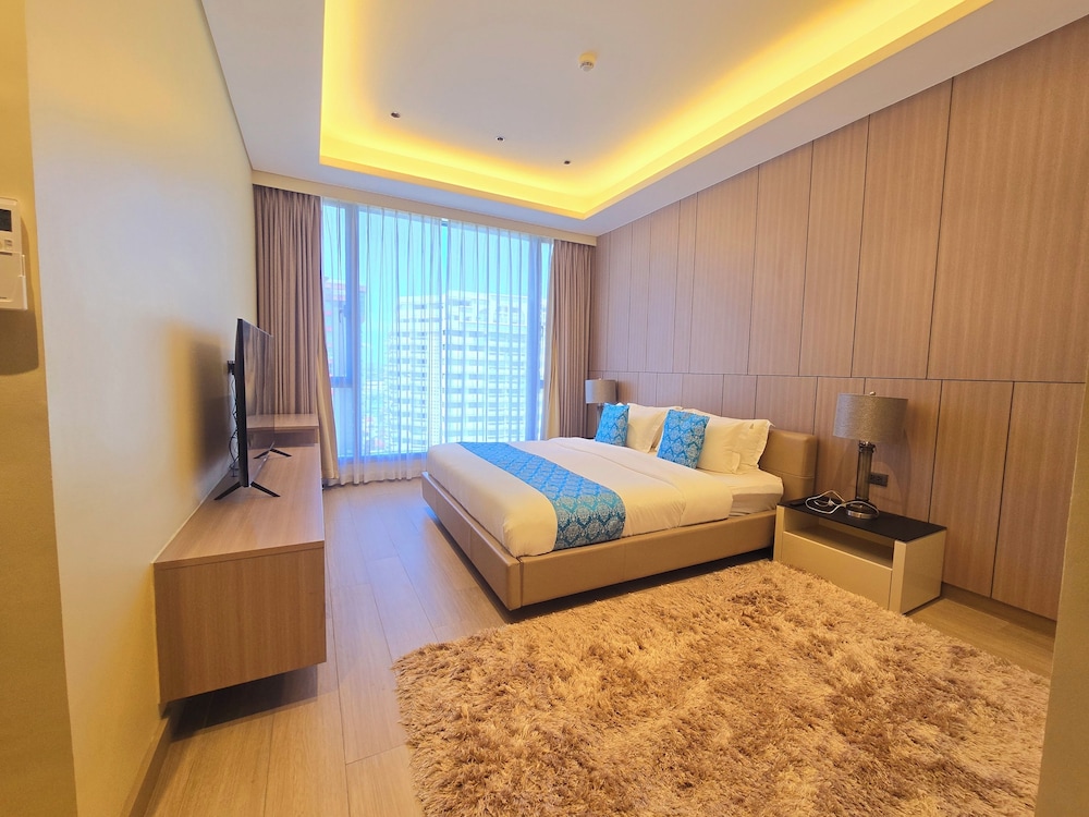 Family Condo - Photo 2