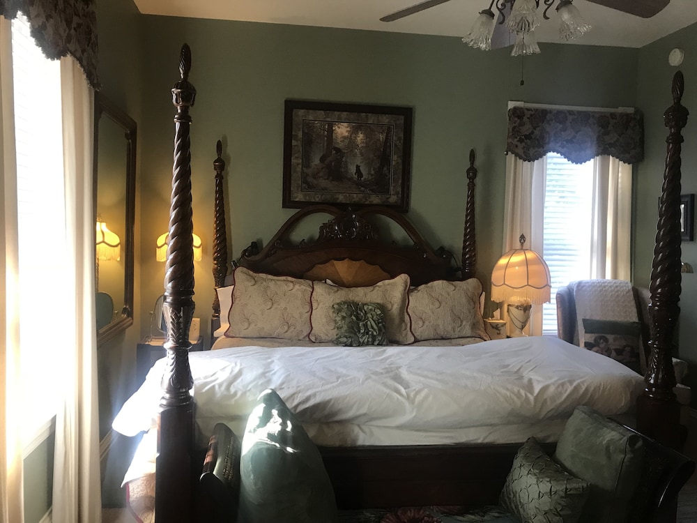 Room, Private Bathroom (Victorian)