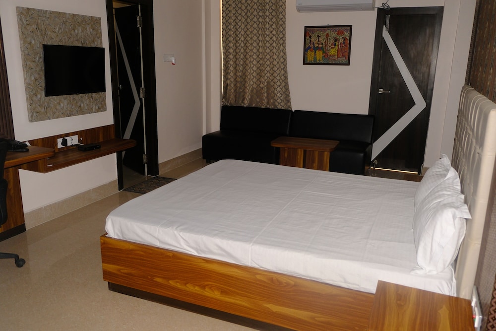 Deluxe Double Room photo 2