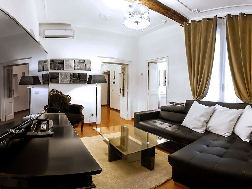 Apartment (3 Bedrooms)