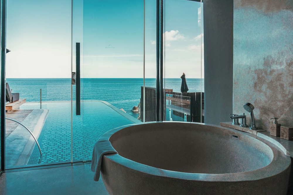 Ocean Front Pool Villa - Photo 10