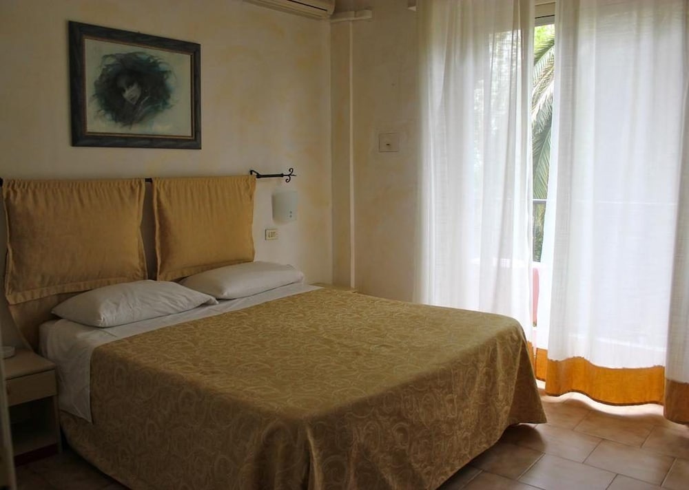 Basic Double or Twin Room photo 3