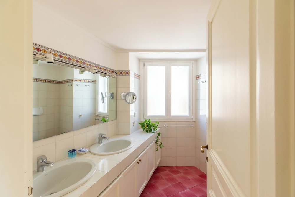 Panoramic Apartment thumbnail 5