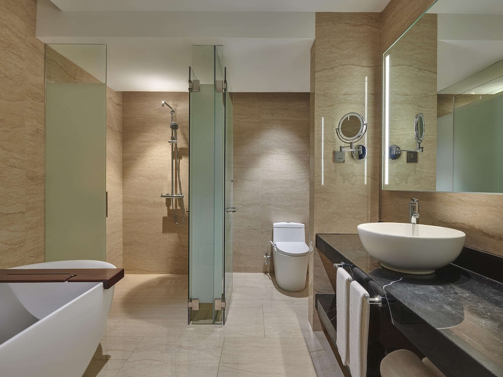 Deluxe Seaview Suite - Photo 6
