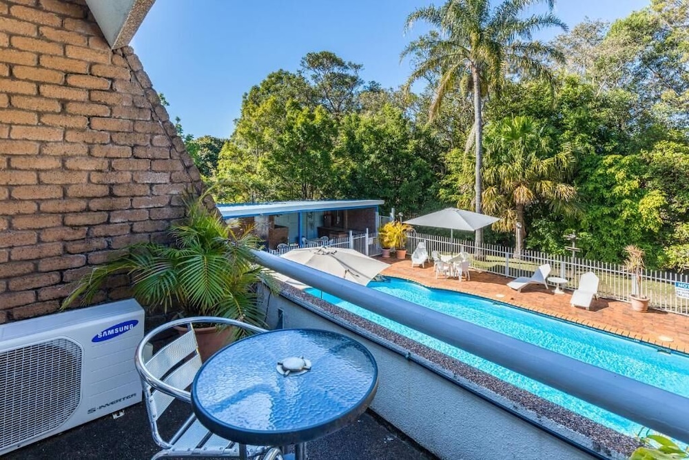 Superior Room, 1 Queen Bed, Pool View - Photo 5