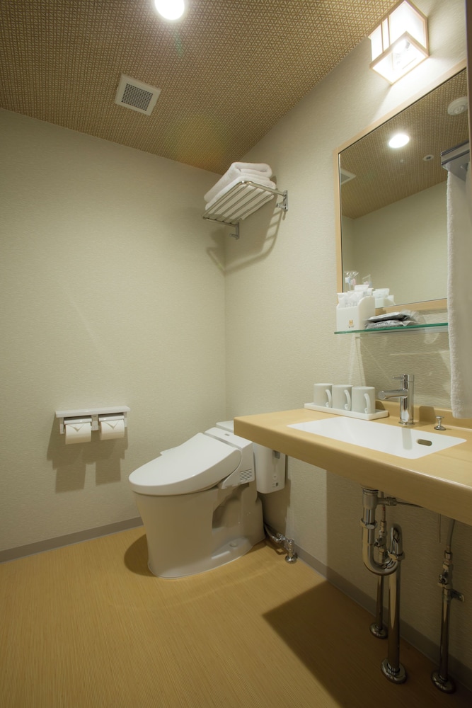 Standard Studio Suite, Non Smoking thumbnail 5