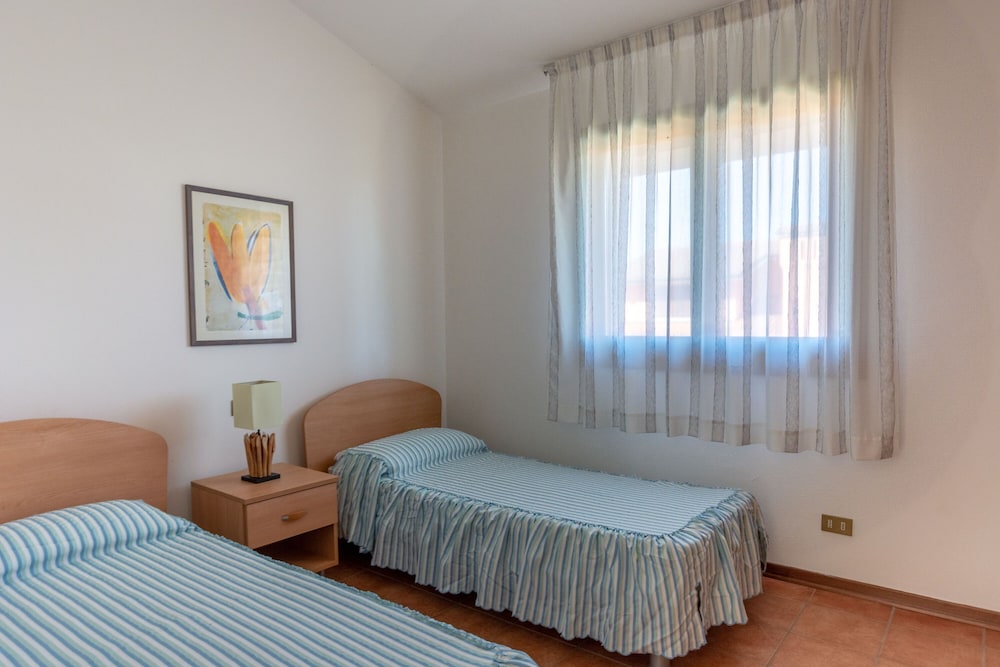 Family House, 3 Bedrooms, 2 Bathrooms, Sea Facing (Albarella V4 2) photo 1