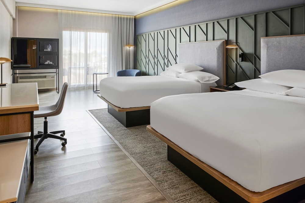 Room, 2 Queen Beds - Photo 2
