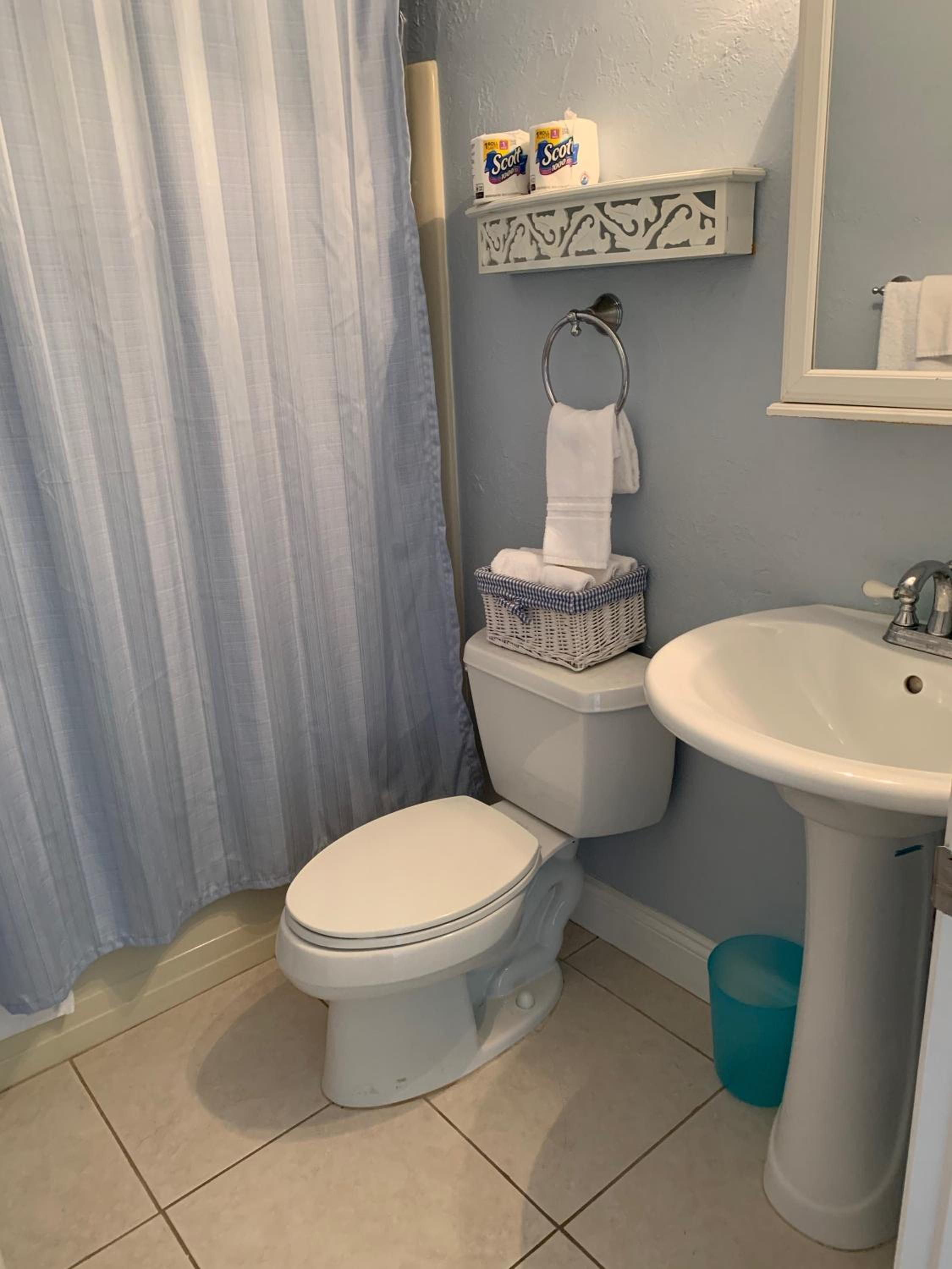 Deluxe King Suite - Photo 4