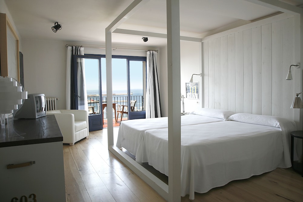 Superior Double Room Single Use, Sea View photo 3