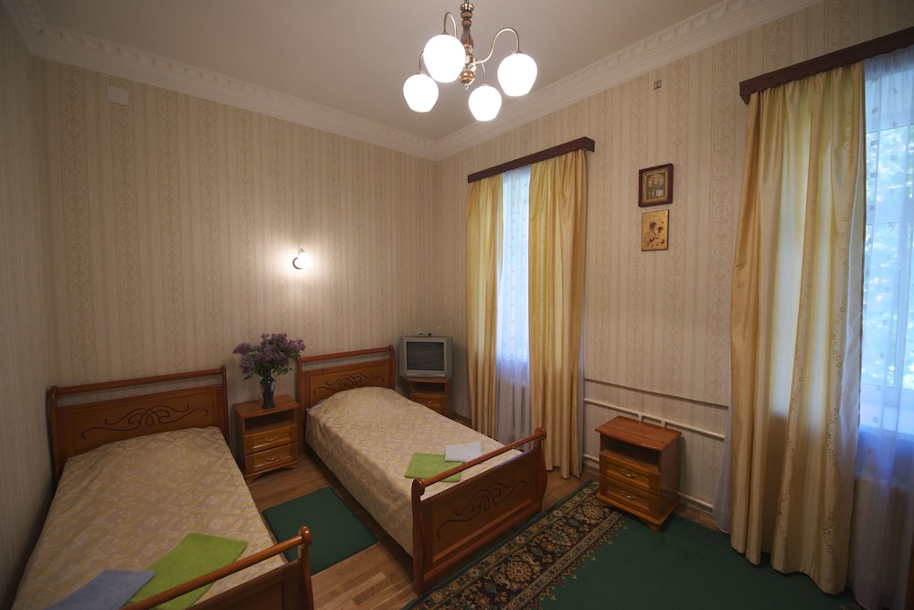 Economy Quadruple Room, Shared Bathroom photo 3