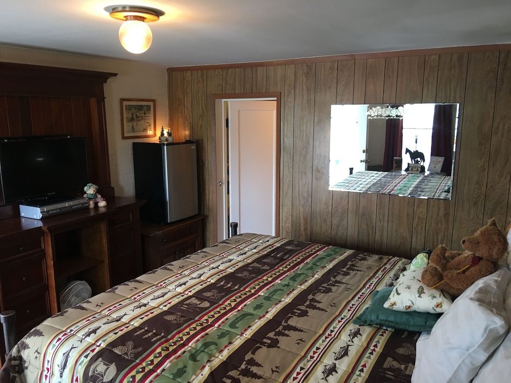 Classic Room (#20, 1 queen ) photo 2