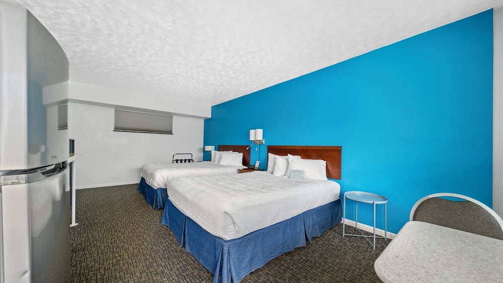 Deluxe Room, 2 Queen Beds (Upper Floor) photo 2