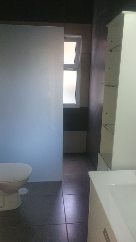 Standard Room, 2 Twin Beds - Photo 10