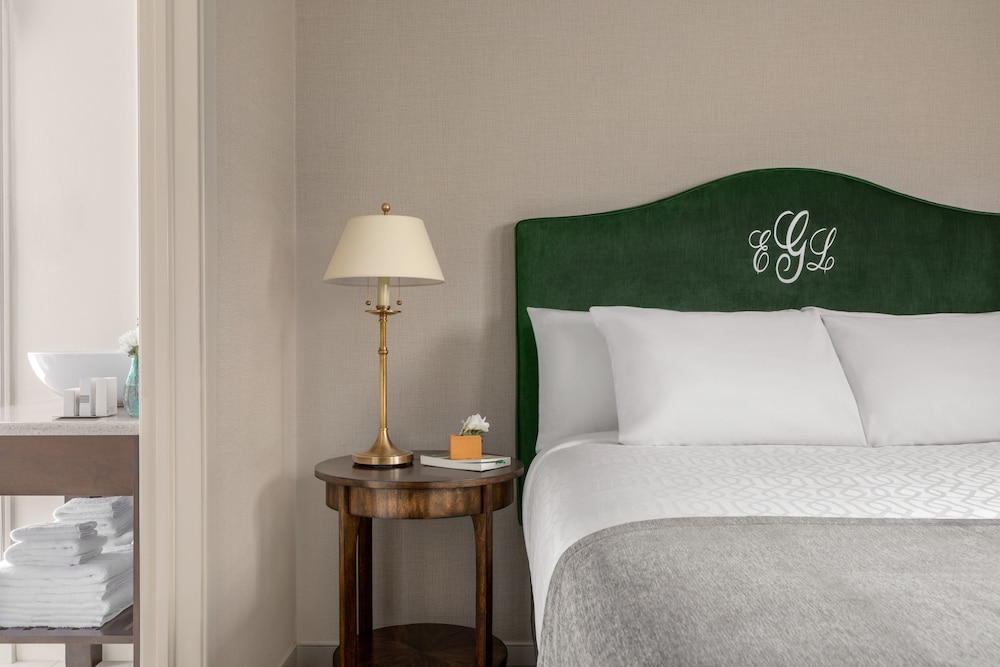 Suite - Photo 5
