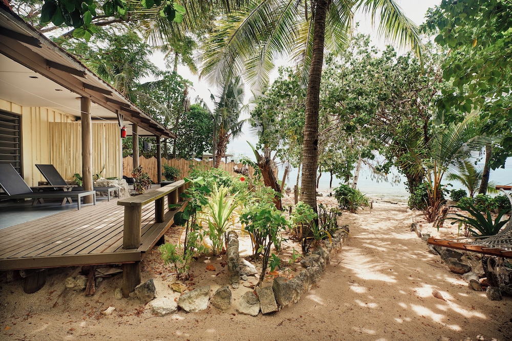 Deluxe Oceanview Bure photo 4
