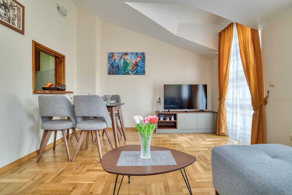 Panoramic Apartment - Photo 16