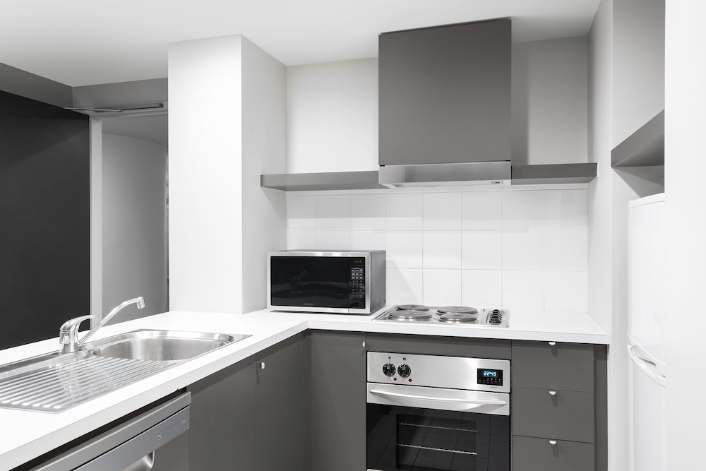 Two Bedroom Apartment - Photo 4