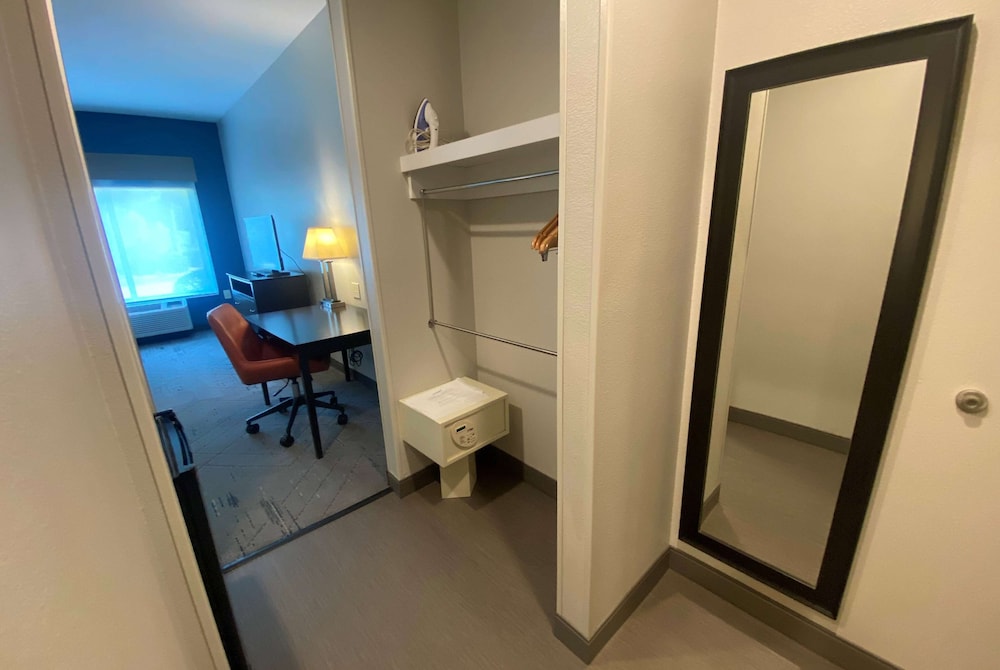 Room, Accessible - Photo 5