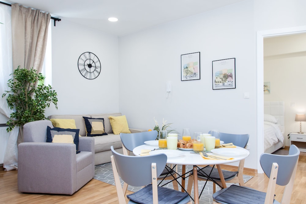 Executive Apartment, 1 Queen Bed with Sofa bed (3)
