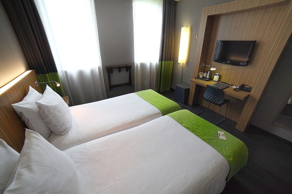 Superior Room, 2 Twin Beds, Non Smoking - Photo 5