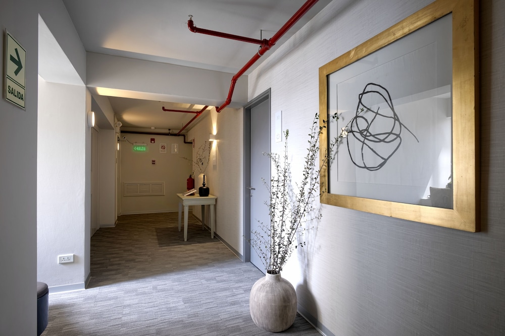 Premium Twin Room - Photo 7