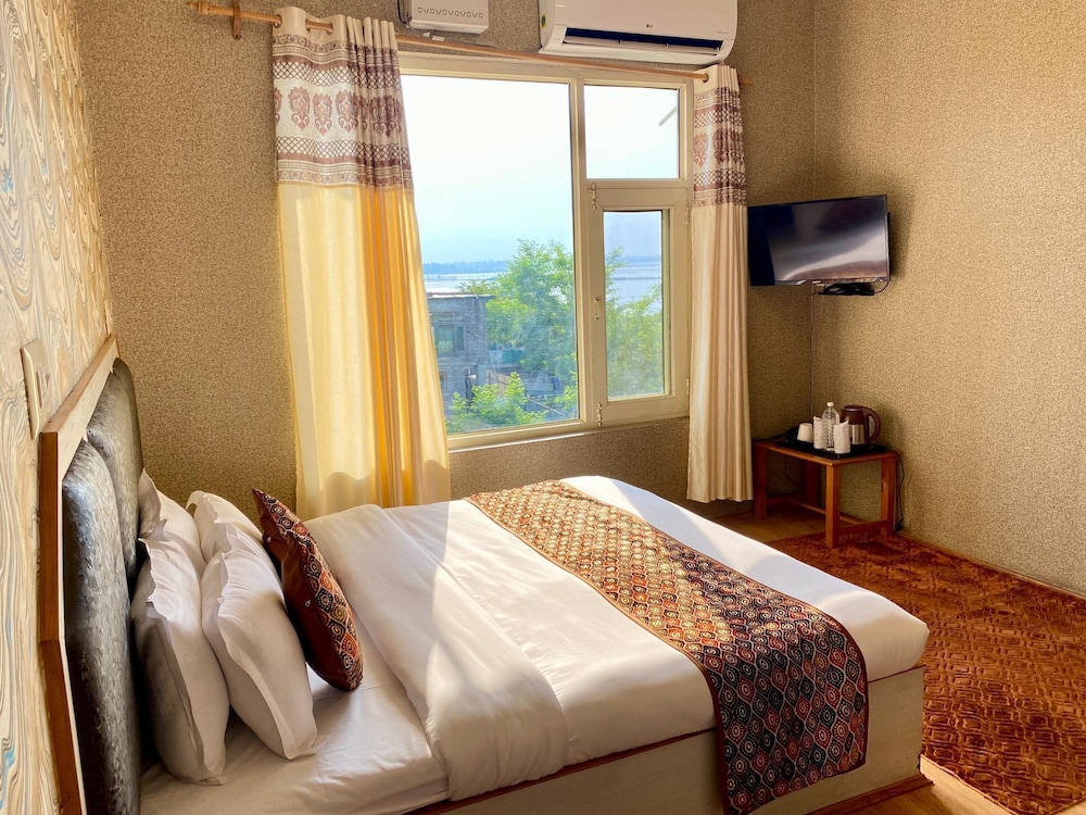 Premium Room, Lake View