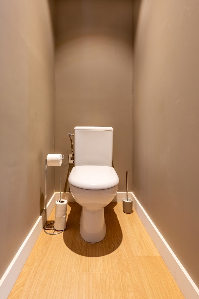 Apartment, Ensuite, City View - Photo 13