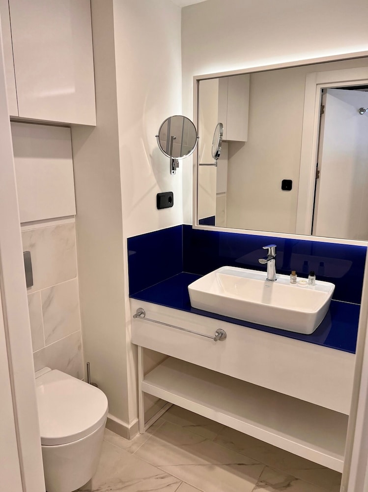 Superior Suite, Sea View - Photo 3
