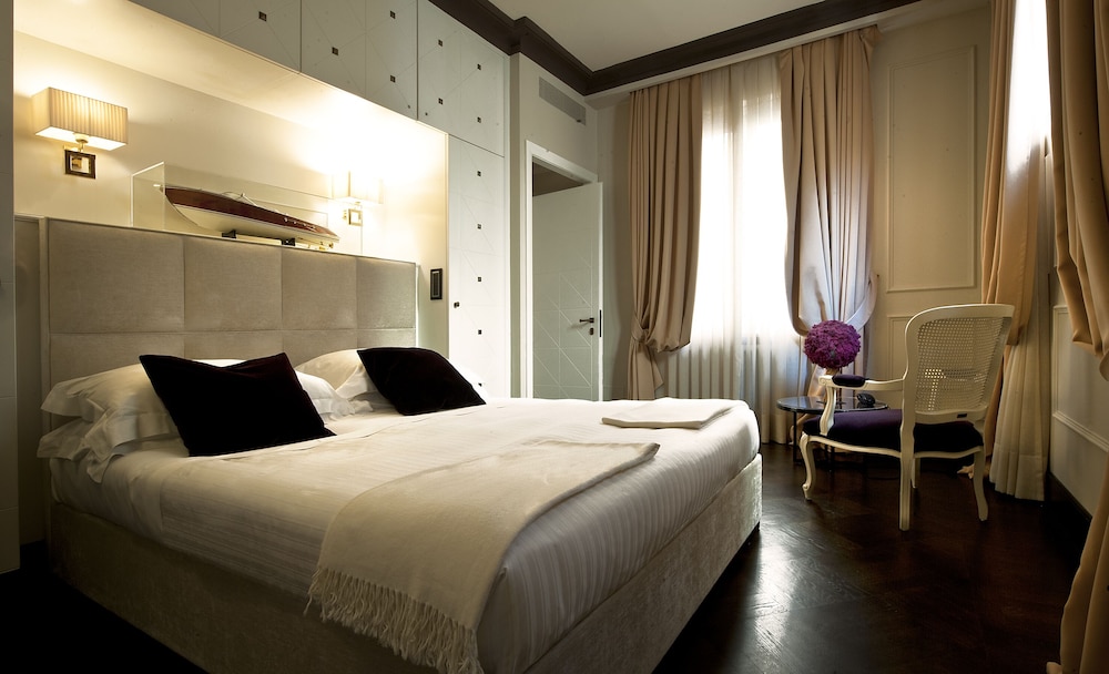 Luxury Penthouse, Multiple Beds photo 1