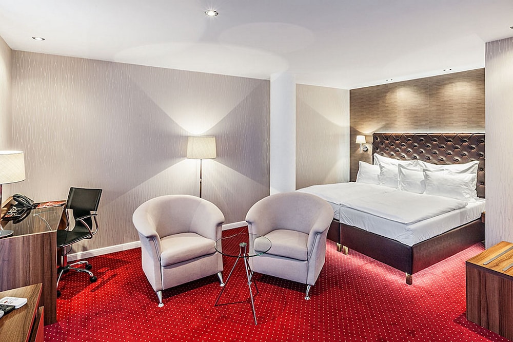 Roayal Club Double with Whirlpool