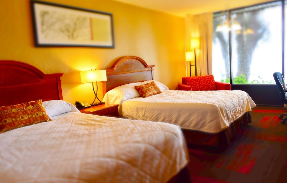 Room, 2 Queen Beds, River View photo 1