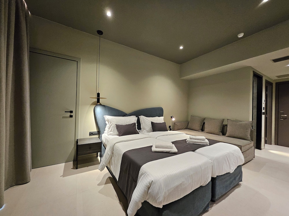 Superior Double Room Single Use - Photo 8